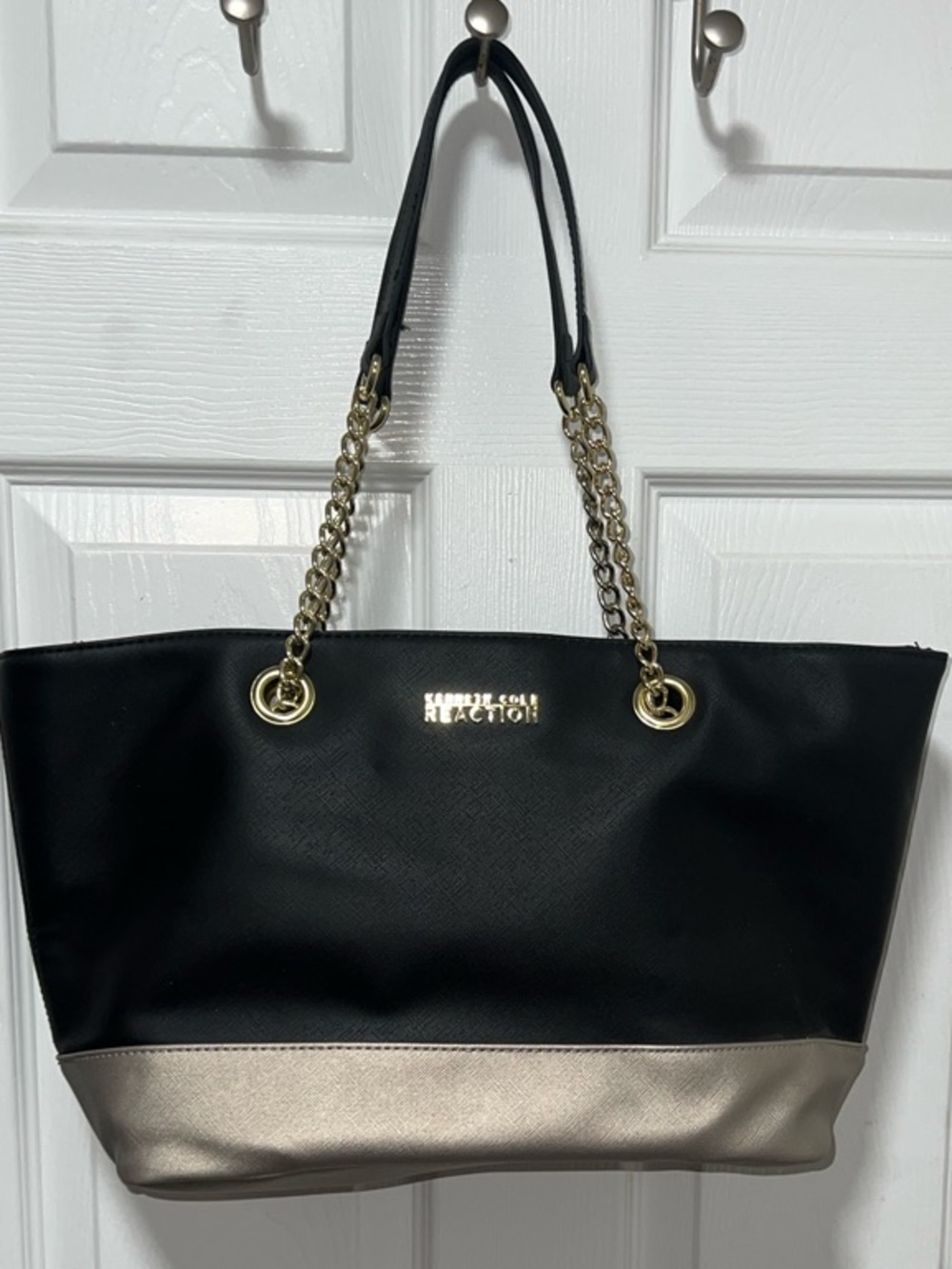 Kenneth Cole Reaction Multiplier Chain Shopper Tote Bag Black Gold Metallic